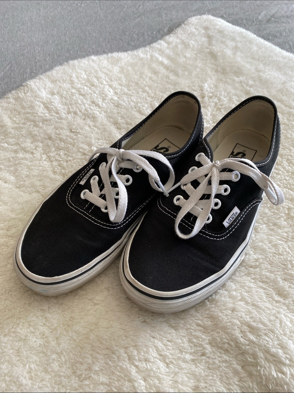 Vans Black Authentic Lace-Up Sneakers- Women's Size 7.5; Men's Size 6